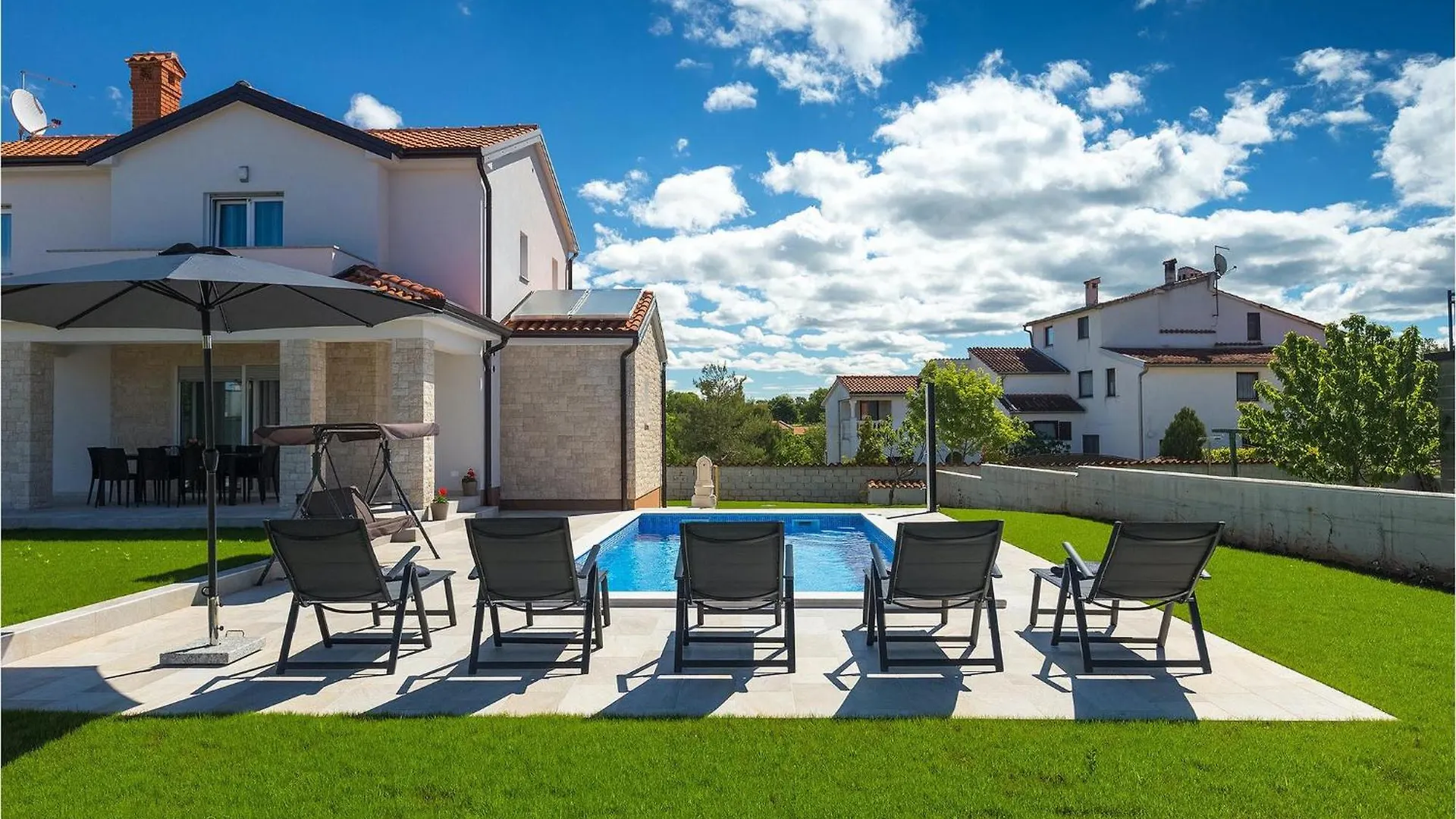 Villa Zirdum 포레치 펜션
